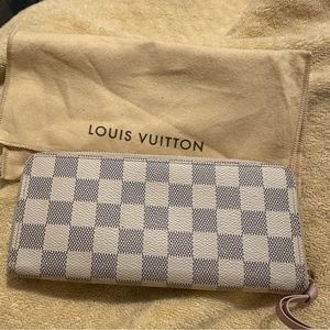 Authentic LV Damier Azur Zippy Wallet w/dust bag